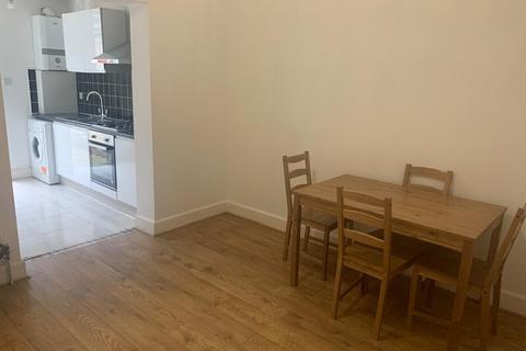 1 bedroom ground floor flat to rent, LONGLEY ROAD TOOTING BROADWAY