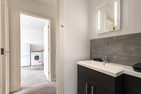 undefined, 4 Thornhill House, Wakefield