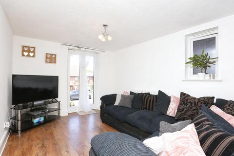 1 bedroom apartment for sale, Gables Close, London SE12