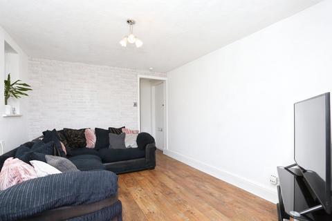 1 bedroom apartment for sale, Gables Close, London SE12