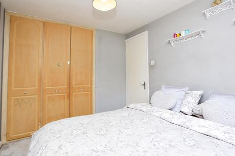 1 bedroom apartment for sale, Gables Close, London SE12