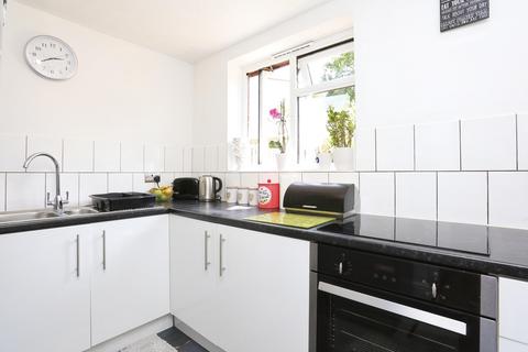 1 bedroom apartment for sale, Gables Close, London SE12