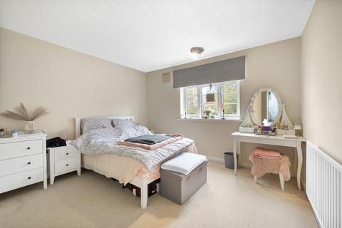 1 bedroom apartment for sale, Bushey Road, London SW20