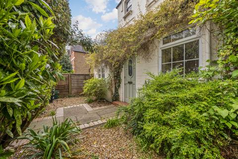 Flat 1, 37 Woodside, London, SW19 7AG
