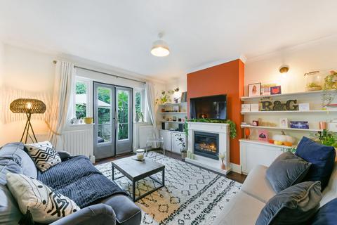 2 bedroom maisonette to rent, Pixham Court, Wimbledon SW19