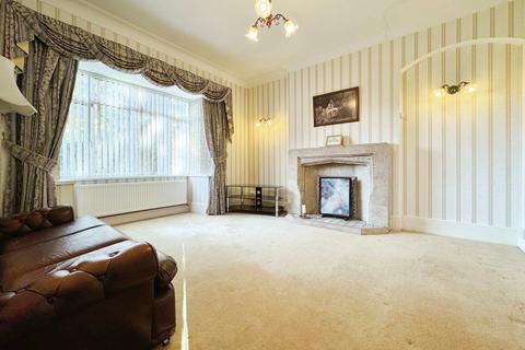 4 bedroom detached house to rent, Crowgate, Sheffield S25