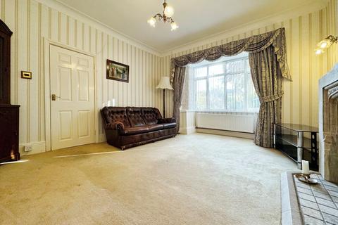 4 bedroom detached house to rent, Crowgate, Sheffield S25