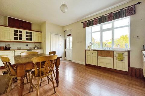 4 bedroom detached house to rent, Crowgate, Sheffield S25