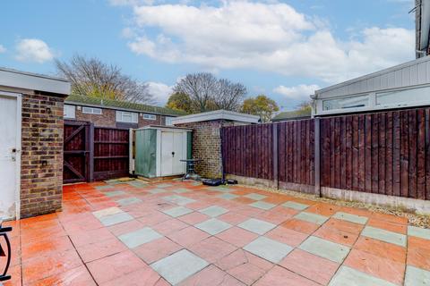 2 bedroom terraced house for sale, Oak Crescent, Buckinghamshire HP12