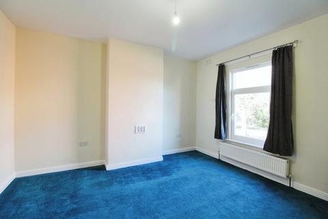 2 bedroom terraced house to rent, Rombalds View, West Yorkshire LS12