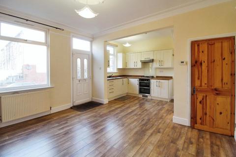 2 bedroom terraced house to rent, Rombalds View, West Yorkshire LS12