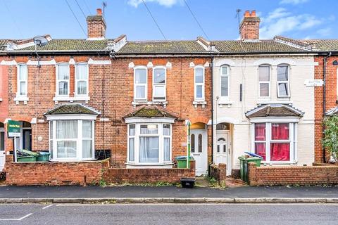 4 bedroom terraced house to rent, Milton Road, Hampshire SO15