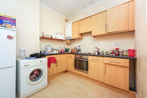 2 bedroom flat to rent, Portswood Road, Hampshire SO17