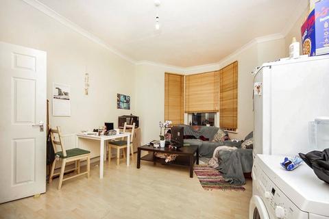 2 bedroom flat to rent, Portswood Road, Hampshire SO17