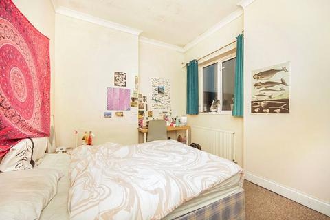 2 bedroom flat to rent, Portswood Road, Hampshire SO17