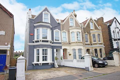 5 bedroom end of terrace house for sale, Vale Road, Ramsgate