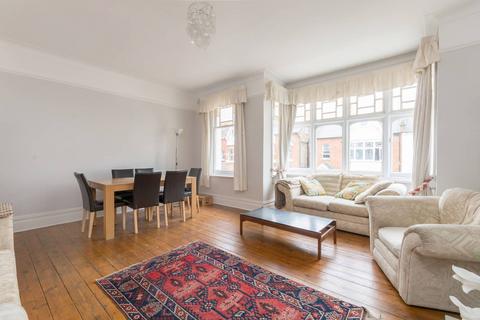 3 bedroom flat to rent, Ennismore Avenue, Chiswick, London, W4