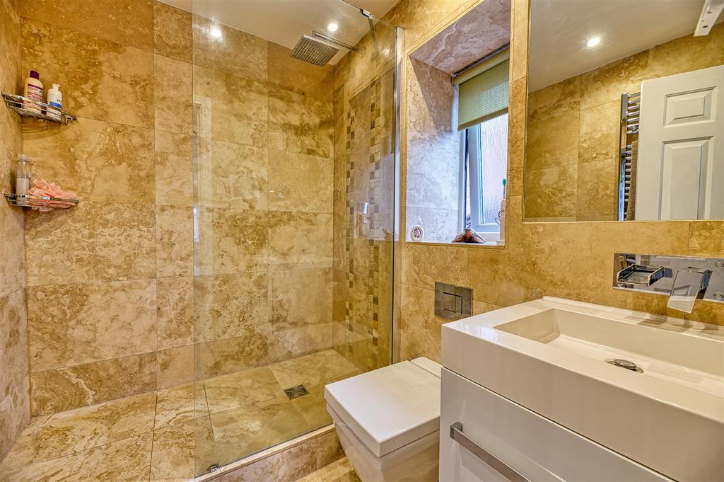 En-Suite 2