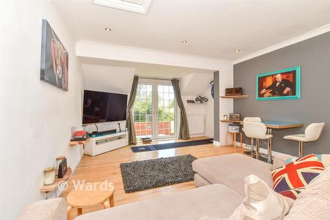 2 bedroom ground floor flat for sale, Madeira Road, Littlestone, New Romney, Kent