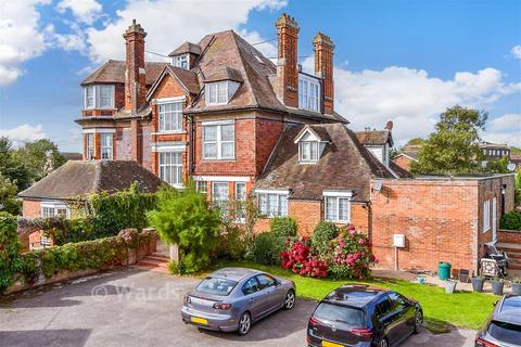 2 bedroom ground floor flat for sale, Madeira Road, Littlestone, New Romney, Kent