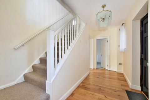 4 bedroom detached house for sale, Harcourt Road, Bushey, WD23