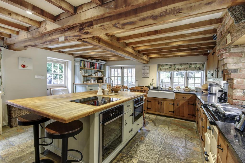 Kitchen/Breakfast Room