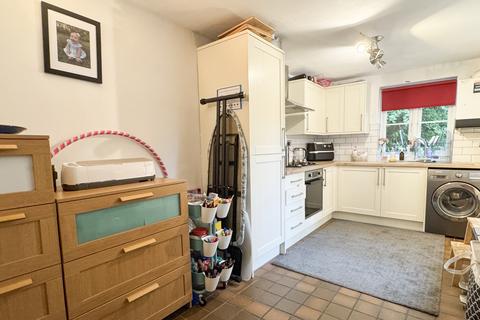 2 bedroom end of terrace house for sale, Chinnor, Oxfordshire