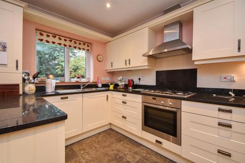 2 bedroom flat for sale, Hollington Park Road, St. Leonards-On-Sea