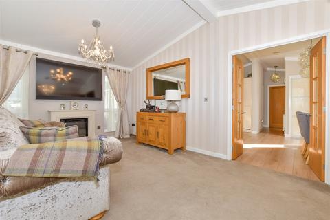 2 bedroom park home for sale, Peninsula Crescent, Hoo, Rochester, Kent