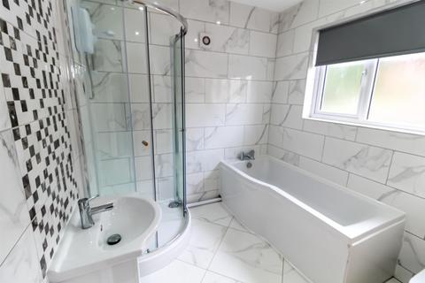 3 bedroom semi-detached house to rent, Costock Avenue, Nottingham