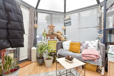 64 Groveside Close, Carshalton, SM5 2ER