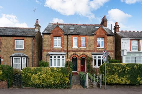 3 bedroom house to rent, New Road, Croxley Green