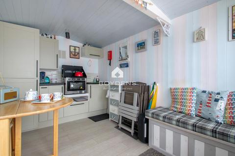 Chalet for sale, Southcliff, Walton on the Naze CO14