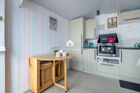 Chalet for sale, Southcliff, Walton on the Naze CO14