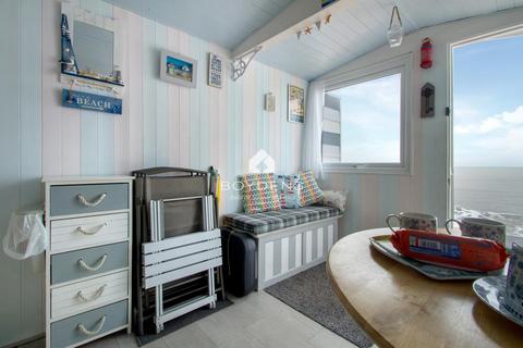 Chalet for sale, Southcliff, Walton on the Naze CO14