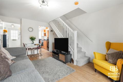 2 bedroom house for sale, Genas Close, Barkingside