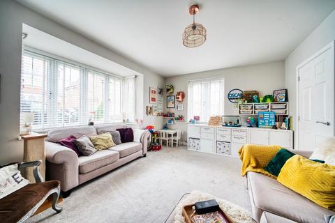 2 Blackcap Avenue, Yatton, Bristol, BS49 4FL