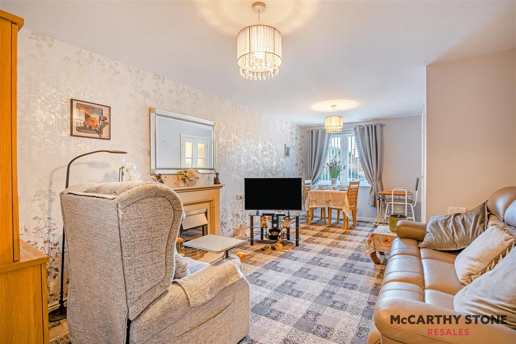8625745-interior01.jpg