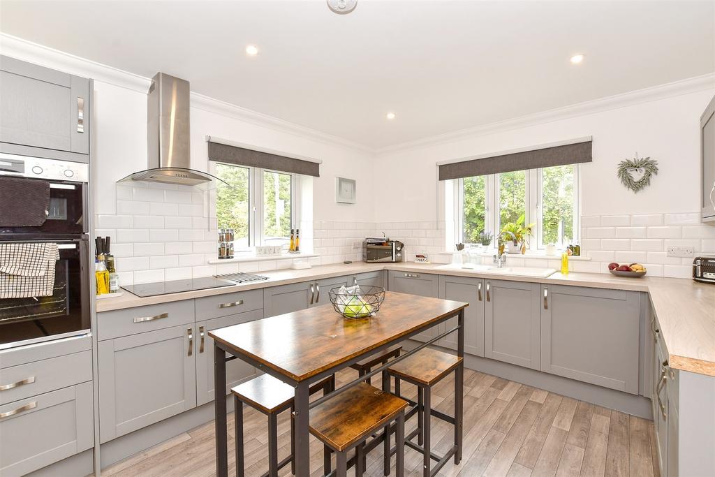 Kitchen/ Breakfast Room