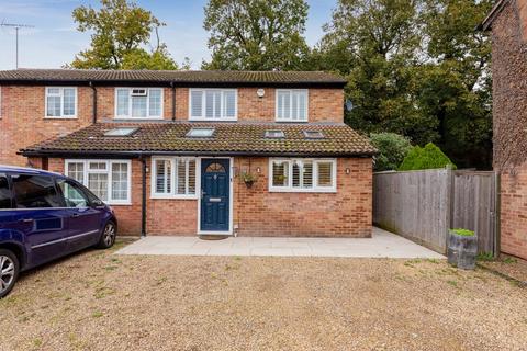 3 bedroom semi-detached house for sale, Priors Way, Maidenhead SL6