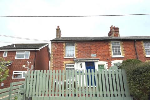 3 bedroom end of terrace house for sale, Blackbridge Road, Freshwater