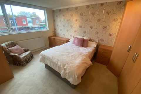 97 Cathedral Road, Chadderton, Oldham, OL9 0RG