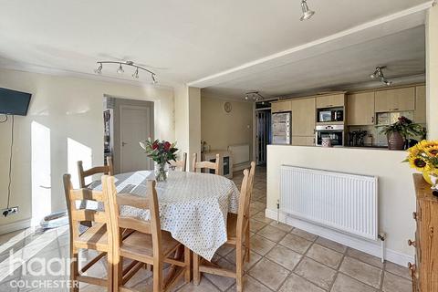 4 bedroom semi-detached house for sale, Ploughmans Headland, Colchester