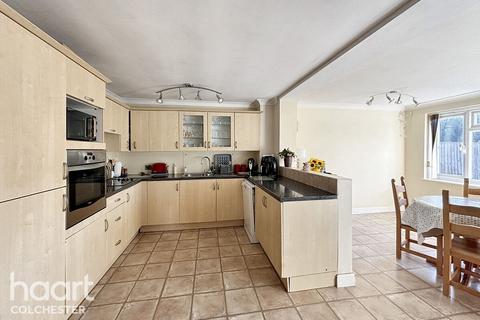 4 bedroom semi-detached house for sale, Ploughmans Headland, Colchester