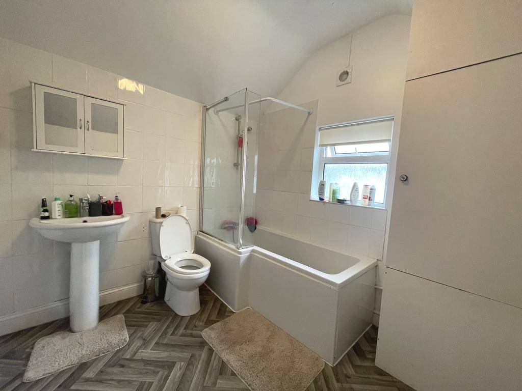 Bathroom FF
