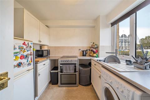 Flat B, 5 Transom Close, London, SE16 7FH