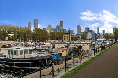Flat B, 5 Transom Close, London, SE16 7FH