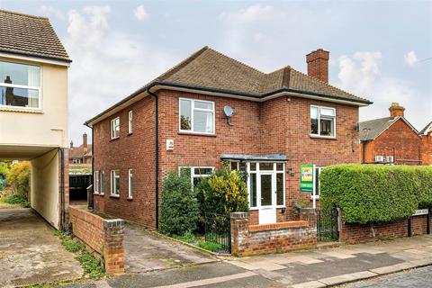 3 bedroom maisonette for sale, Oaklands Road, Bedford