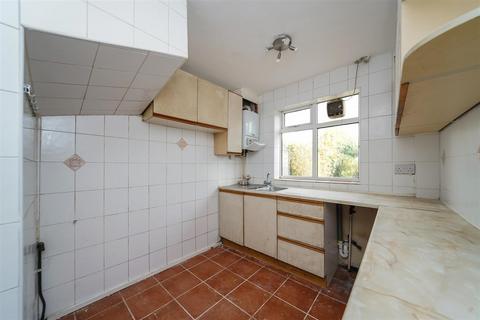 3 bedroom end of terrace house for sale, Mount Avenue, London E4