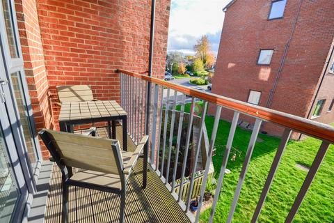 2 bedroom penthouse for sale, Crossland Drive, Sheffield, S12